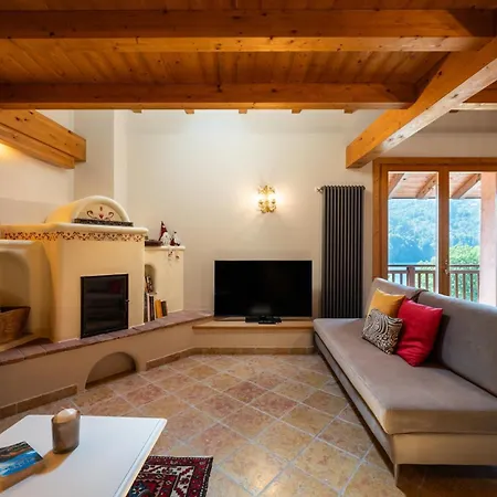 Casa Monica Ledro Attico Apartment Mezzolago